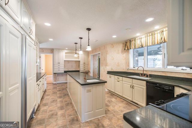 207 BECKY Drive, Bonaire, GA 31005