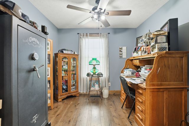 1560 Fairfield Rd, Westmoreland, TN 37186
