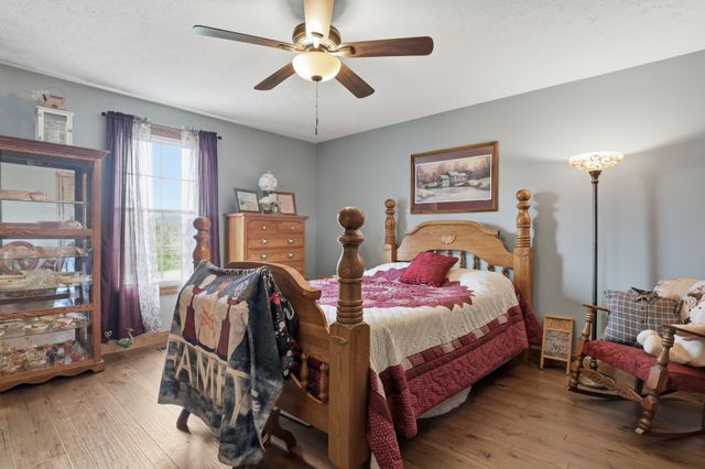 1560 Fairfield Rd, Westmoreland, TN 37186