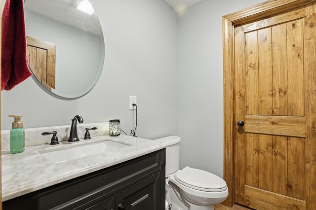 1560 Fairfield Rd, Westmoreland, TN 37186