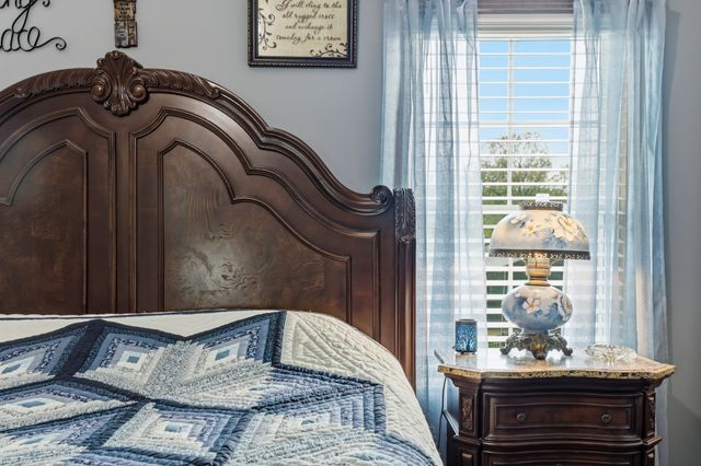 1560 Fairfield Rd, Westmoreland, TN 37186
