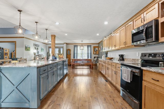 1560 Fairfield Rd, Westmoreland, TN 37186
