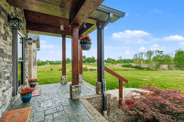 1560 Fairfield Rd, Westmoreland, TN 37186
