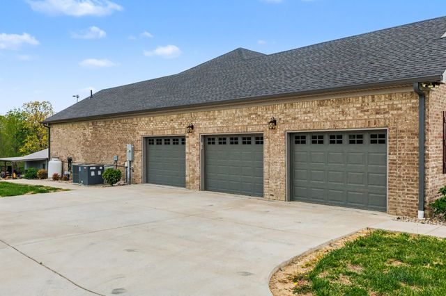 1560 Fairfield Rd, Westmoreland, TN 37186