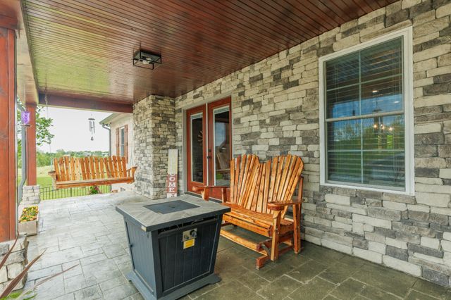 1560 Fairfield Rd, Westmoreland, TN 37186