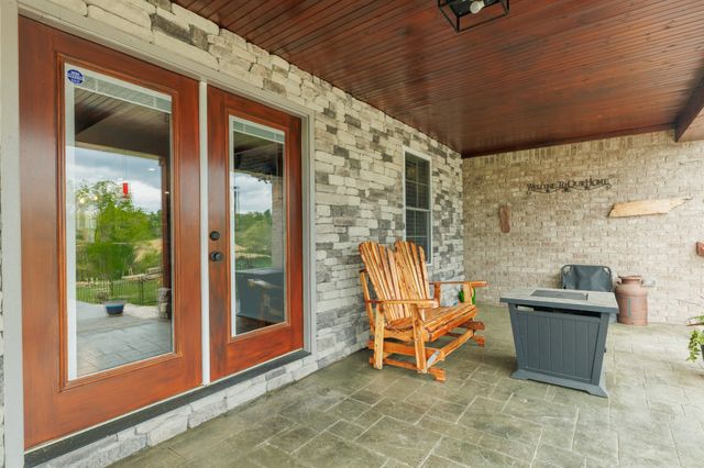 1560 Fairfield Rd, Westmoreland, TN 37186