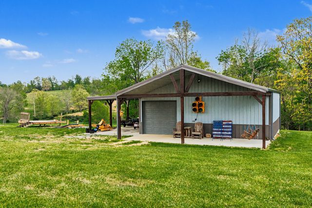 1560 Fairfield Rd, Westmoreland, TN 37186