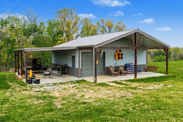 1560 Fairfield Rd, Westmoreland, TN 37186