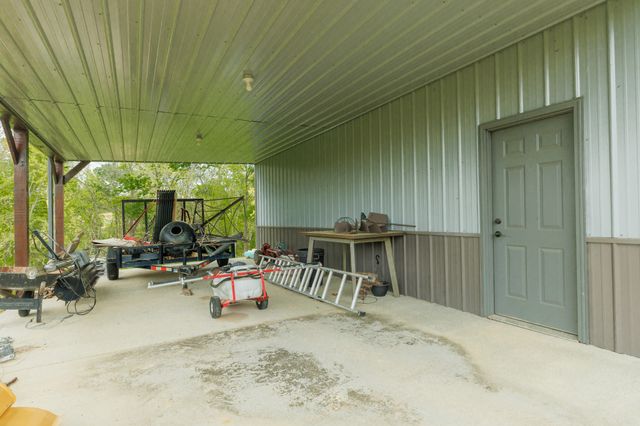 1560 Fairfield Rd, Westmoreland, TN 37186