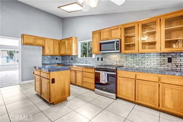 3148 Indian Canyon Court, Highland, CA 92346