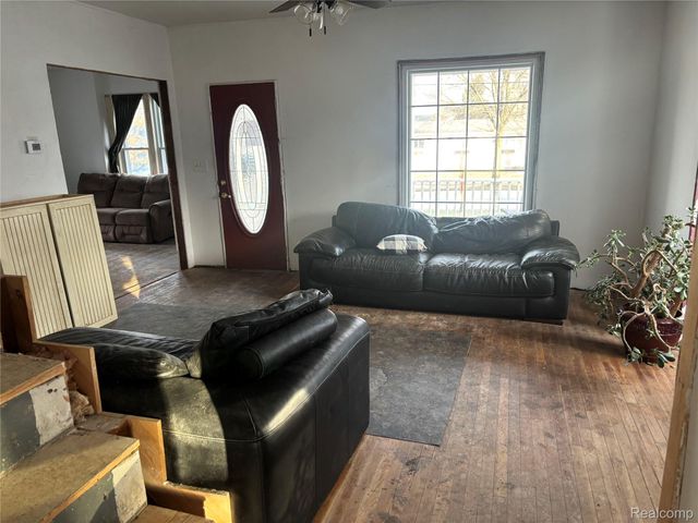 110 Oakland Street, Milford Village, MI 48381