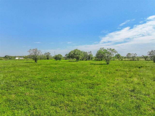 11715 County Road 48, Rosharon, TX 77583