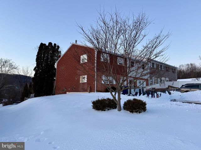 1223 DEER RUN, Reading, PA 19606