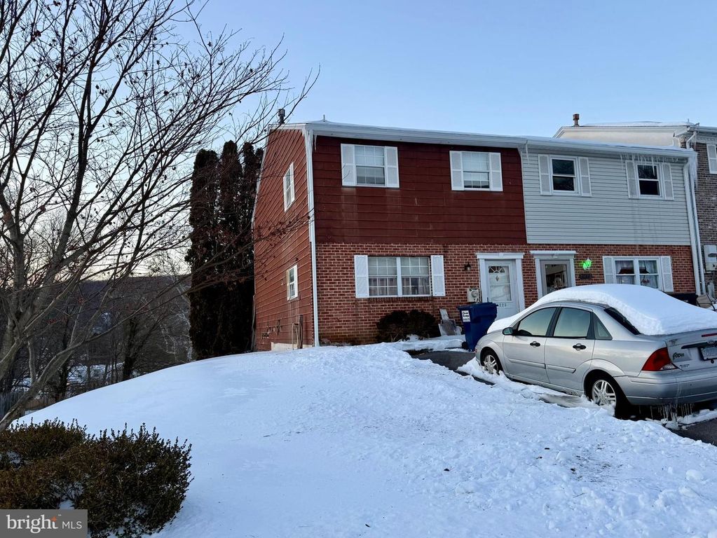 1223 DEER RUN, Reading, PA 19606