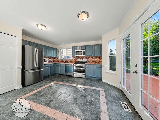 5532 Chantilly Circle, Lake In The Hills, IL 60156