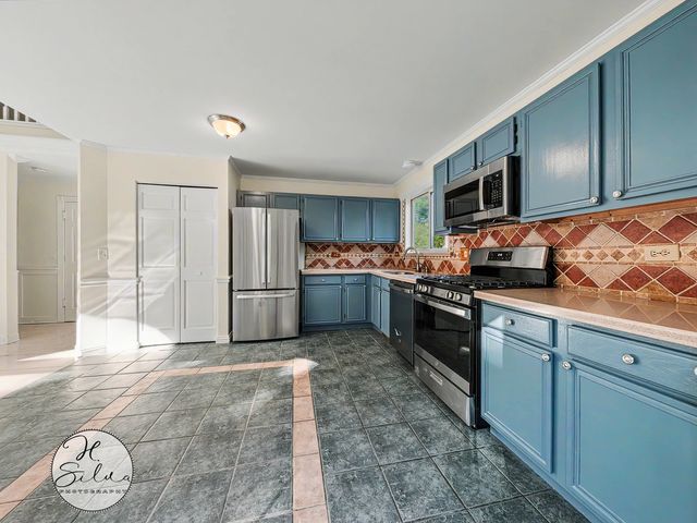 5532 Chantilly Circle, Lake In The Hills, IL 60156