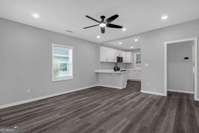 1055 Mayson Turner Road, Atlanta, GA 30314