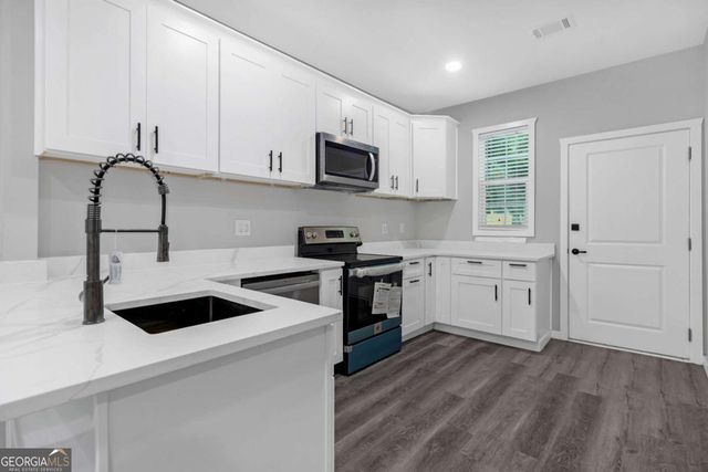 1055 Mayson Turner Road, Atlanta, GA 30314
