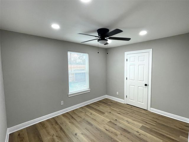 520 Avenue E, Conroe, TX 77301