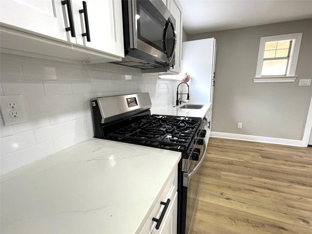 520 Avenue E, Conroe, TX 77301