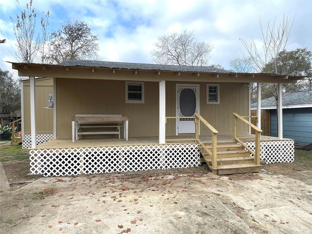 520 Avenue E, Conroe, TX 77301