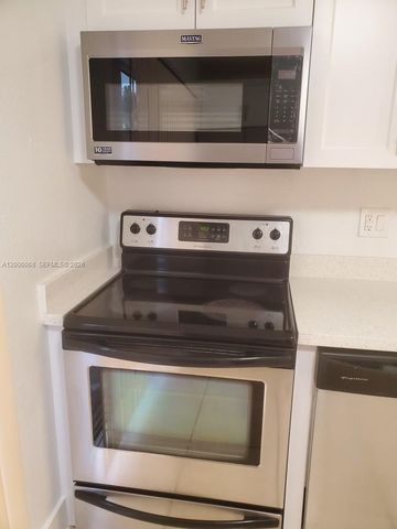 8260 NW 5th Ter 341, Miami, FL 33126