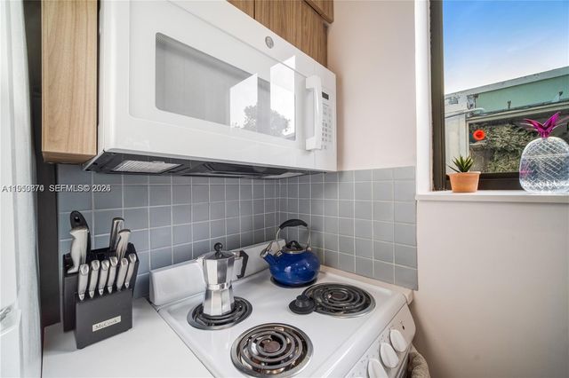 13654 NE 20th Pl, North Miami Beach, FL 33181