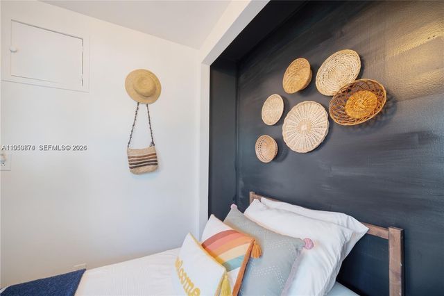 13654 NE 20th Pl, North Miami Beach, FL 33181