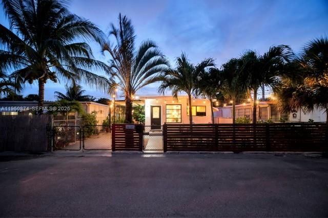 13654 NE 20th Pl, North Miami Beach, FL 33181