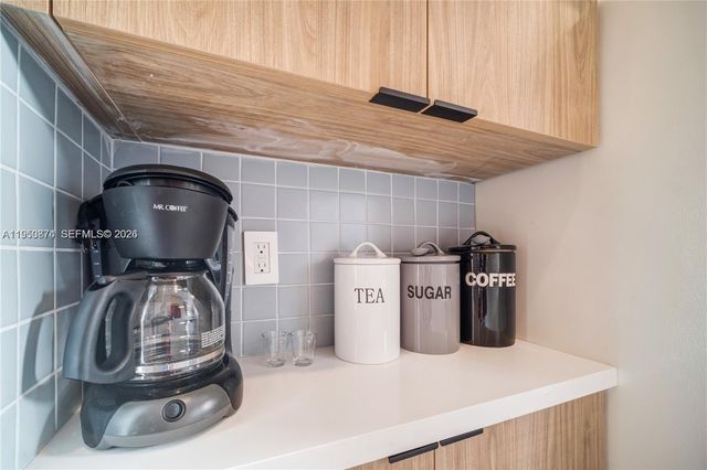 13654 NE 20th Pl, North Miami Beach, FL 33181