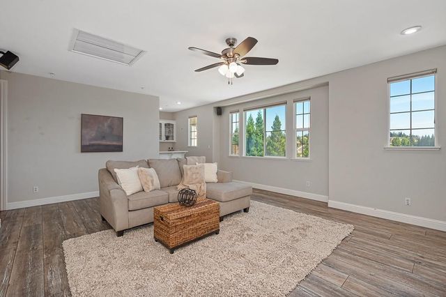 6813 Helstone Ct, Rocklin, CA 95677