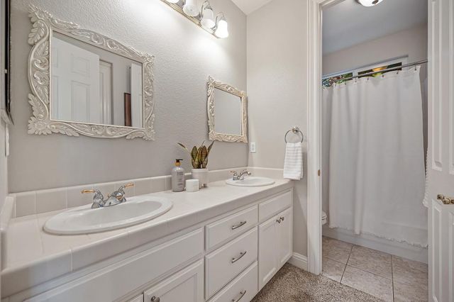 6813 Helstone Ct, Rocklin, CA 95677