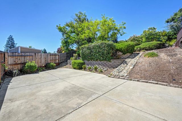 6813 Helstone Ct, Rocklin, CA 95677