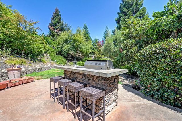 6813 Helstone Ct, Rocklin, CA 95677