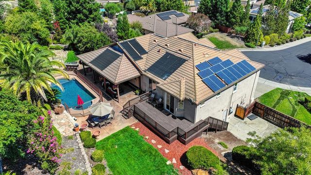 6813 Helstone Ct, Rocklin, CA 95677