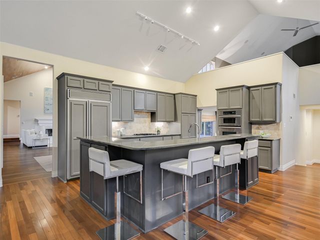 417 BEARDSLEY LN, Austin, TX 78746