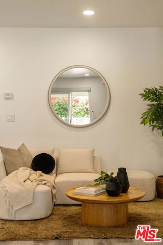 2616 N Buena Vista Street, Burbank, CA 91504