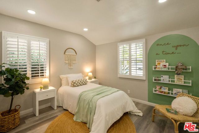 2616 N Buena Vista Street, Burbank, CA 91504