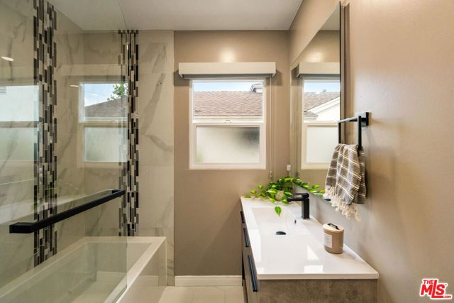 2616 N Buena Vista Street, Burbank, CA 91504