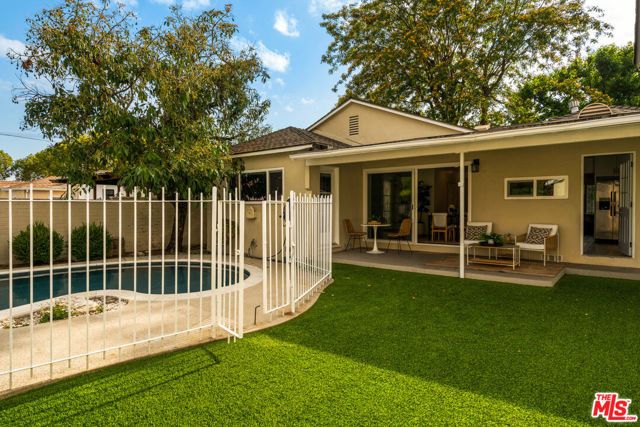 2616 N Buena Vista Street, Burbank, CA 91504