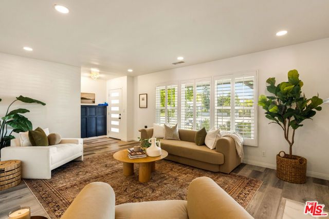 2616 N Buena Vista Street, Burbank, CA 91504