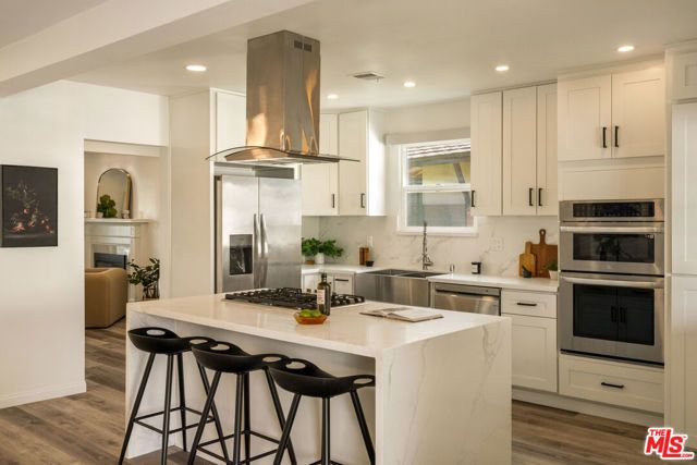 2616 N Buena Vista Street, Burbank, CA 91504