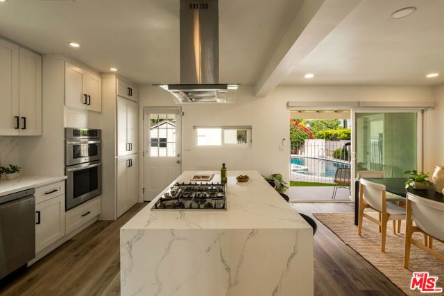 2616 N Buena Vista Street, Burbank, CA 91504