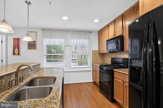 18705 FALLING RIVER DR, Gaithersburg, MD 20879