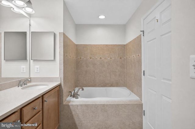 18705 FALLING RIVER DR, Gaithersburg, MD 20879