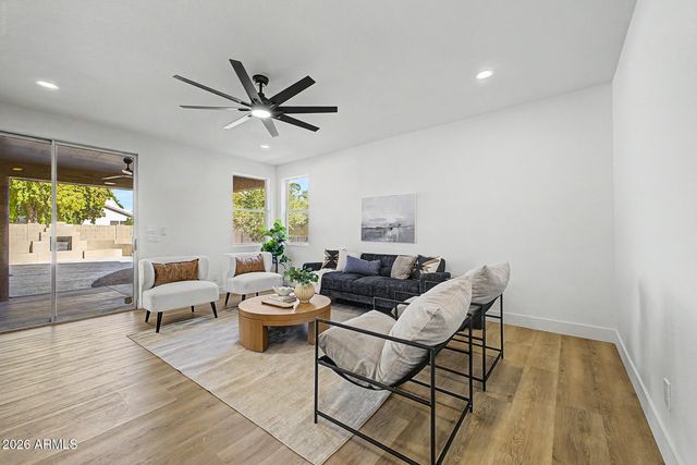 517 S ROCK HARBOR Drive, Gilbert, AZ 85233