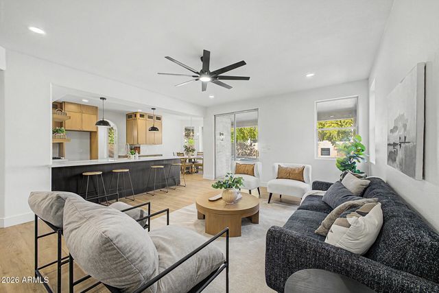 517 S ROCK HARBOR Drive, Gilbert, AZ 85233