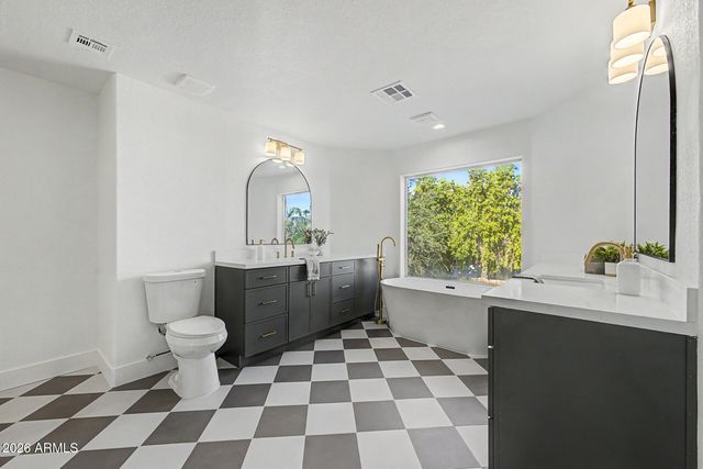 517 S ROCK HARBOR Drive, Gilbert, AZ 85233