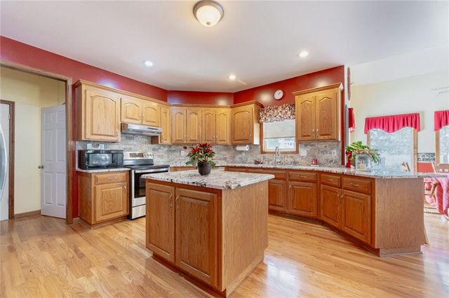 17807 157th Terrace, Basehor, KS 66007