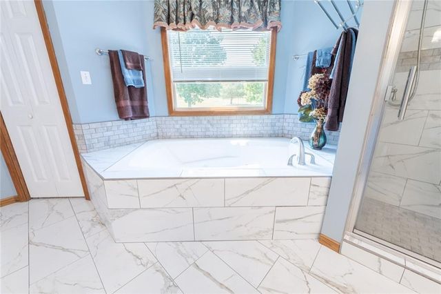 17807 157th Terrace, Basehor, KS 66007